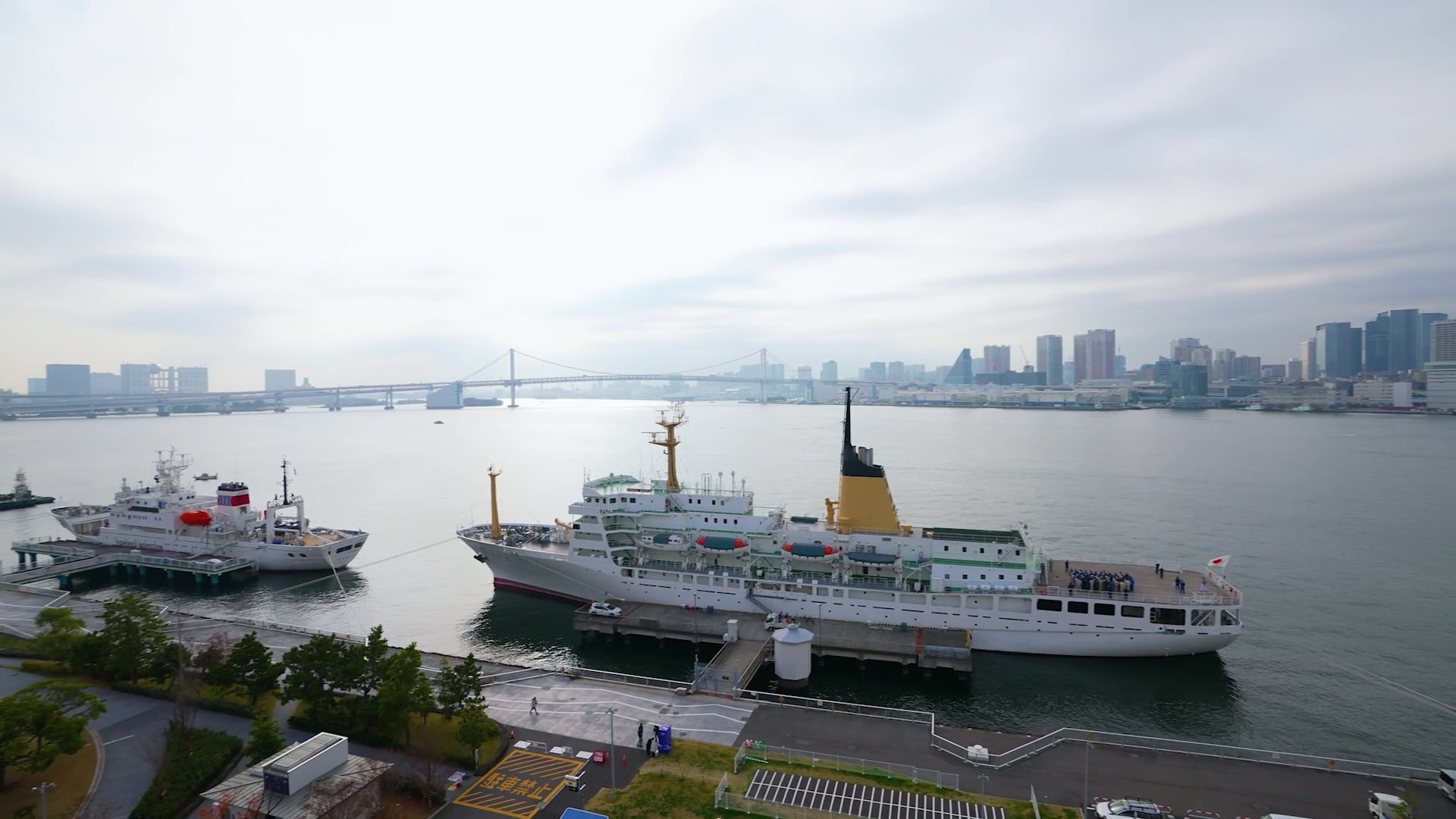 高さ30mから見た東京湾の眺めの写真